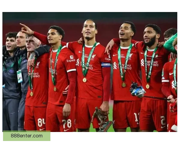 加克波拉起倒地科尔克茨利物浦将士赛后握手彰显体育精神风范一幕